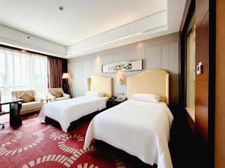 Bairun Zhenjiang International Hotel - 9