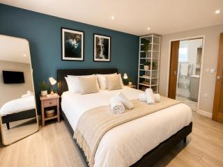 Seafront Apartment with Breathtaking Ocean Views - Large Patio - Westward Ho! - 5