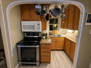 2BR Entire Home Near PVD Fast WiFi EV Charger - 0
