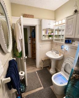 2BR Entire Home Near PVD Fast WiFi EV Charger - 7