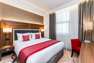 Ramada Hotel & Suites by Wyndham Yerevan - 3