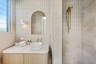 Luxury Retreat New Villa 17, Hastings St - 3