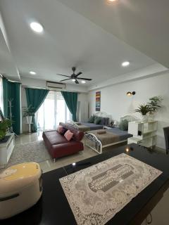 EM Suite Studio Dperdana Apartment - 2