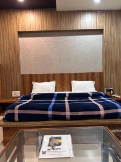 Om Hotels And Restaurant - 7
