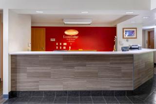 Econo Lodge Inn & Suites Oconto - 6