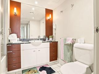 Chevron Renaissance 2BR, The Gold Label - 3