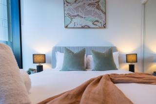 Heart of Brisbane - Skytower CBD Getaway - Level 40 Pool & Gym - Walk Everywhere - 5
