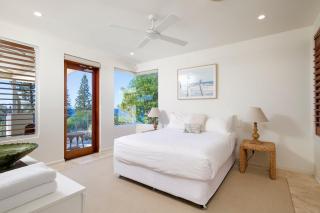 Hale Lani 2 Oceanview Penthouse Paradise - 3