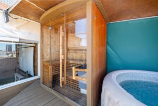 Private Sauna, Jacuzzi, Cinema & Gym-2BR Penthouse - 4