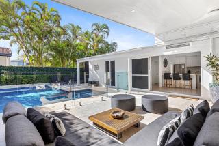 Family & Pet-Friendly Luxury Near Hastings St - 2