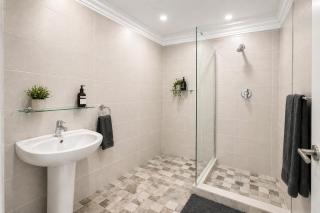 Karee Gardens GUEST HOUSE - 4