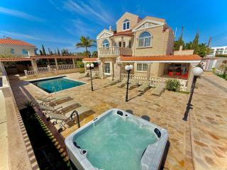 6-Bedroom Seaside Villa with Private Pool & Hot Tub - Ayia Napa - 7