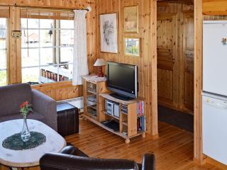 3 person holiday home in Henningsvær - 3