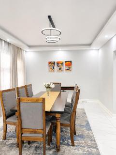 Ruemat 4 bedrooms Cozy Place Hillcrest Bulawayo - 3