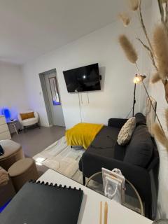 Hotel & Suite - 5