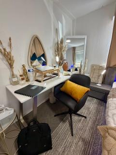 Hotel & Suite - 6