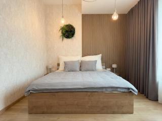 Chic 1BR & 1LR Apartment Panoramic Sky View - 4