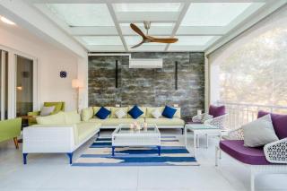 Irene Altezza by Hireavilla - 1, 2 & 3BR Apartments w Balcony & Rooftop Pool, 15 mins to Candolim Beach - 4