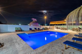 Cubo's Casa San Francisco & Private Pool - 8