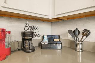 New 6BR Two Unit- Perfect for Large Groups - 5