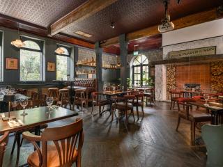 Abbey Court - 8