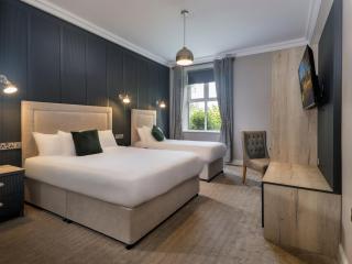 Abbey Court - 7