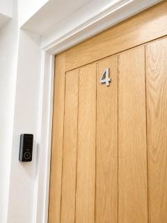 The Oakley, Stylish 2BR with Parking, 5 Guests, Near NEC and Birmingham Airport - 9