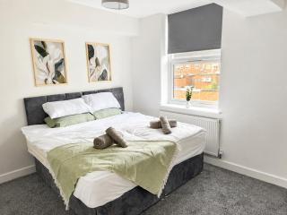 The Oakley, Stylish 2BR with Parking, 5 Guests, Near NEC and Birmingham Airport - 8
