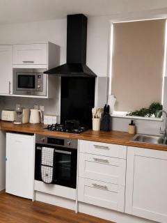 The Oakley, Stylish 2BR with Parking, 5 Guests, Near NEC and Birmingham Airport - 3