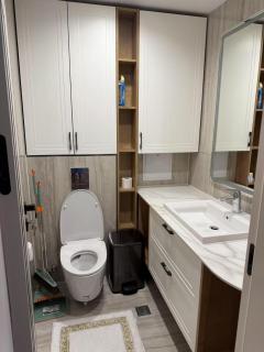 Platinum Tower Luxury 3BR Apartment - 2