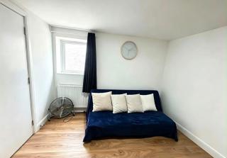 1 BR Apartment Near Luton Airport & Station Sleeps 3-4 - 4