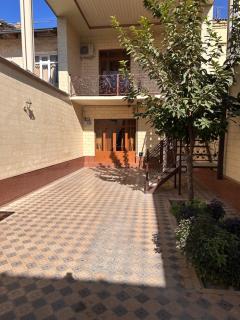 PinchHotel - 2