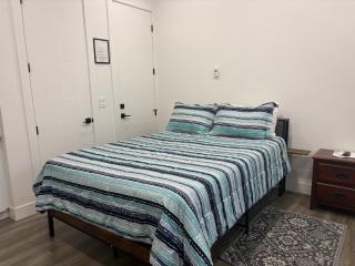 Bird Nest Suites - Surrey - 6