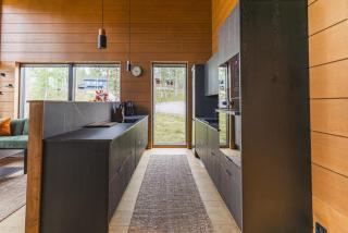 Villa Haltija - Stylish 4BR Villa with Jacuzzi & Sauna - 4