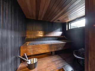 Villa Haltija - Stylish 4BR Villa with Jacuzzi & Sauna - 8