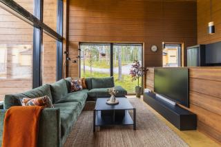 Villa Haltija - Stylish 4BR Villa with Jacuzzi & Sauna - 5