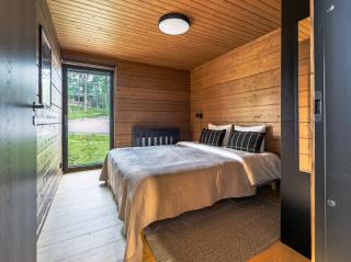 Villa Haltija - Stylish 4BR Villa with Jacuzzi & Sauna - 9