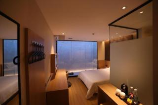 IU Hotel Guangzhou Taihe Square Branch - 1