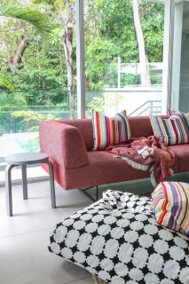 Hastings Park: Luxury Penthouse, Private Pool & Views - 4