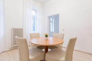 Modern 3BR Apartment Near FAC Platz, 10-Min Walk - 3