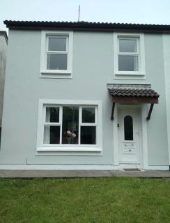 Lovely 3 bedroom house in Westport great location - 2