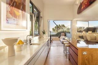 Hastings Park: Lavish Ocean Vista Luxury - 2