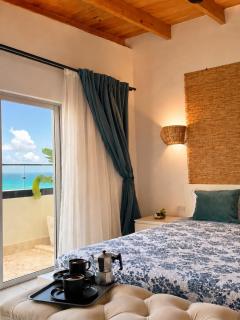 Luxurious Ocean View Penthouse With Private Jacuzzi - 5