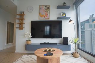 1-Bedroom Apartment with a Private Balcony and Sea View - 7