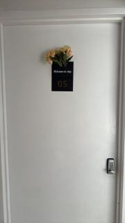 Room 5 Bright Comfortable Room Walk to Shops - 6
