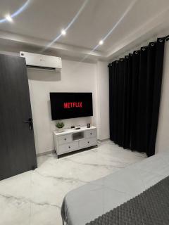 Escape Home Stays, 1 BHK - Near Medanta, Sector 39 - 1