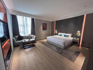 Yuerong Qiju Hotel (Xi'an Huimin Street Bell Tower Subway Station) - 2