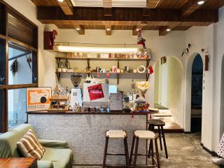 Under The Tree Café & Homestay - 2