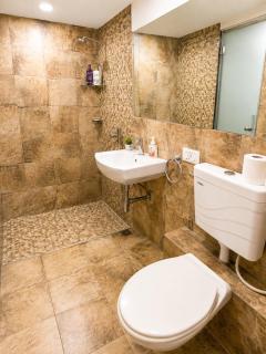 Belliza Luxury Stay with Pool & Gym - 7