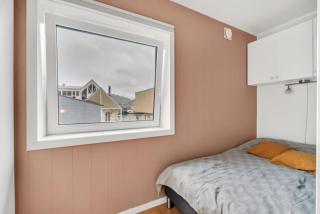 Modern Studio With Prime Central Location - 6